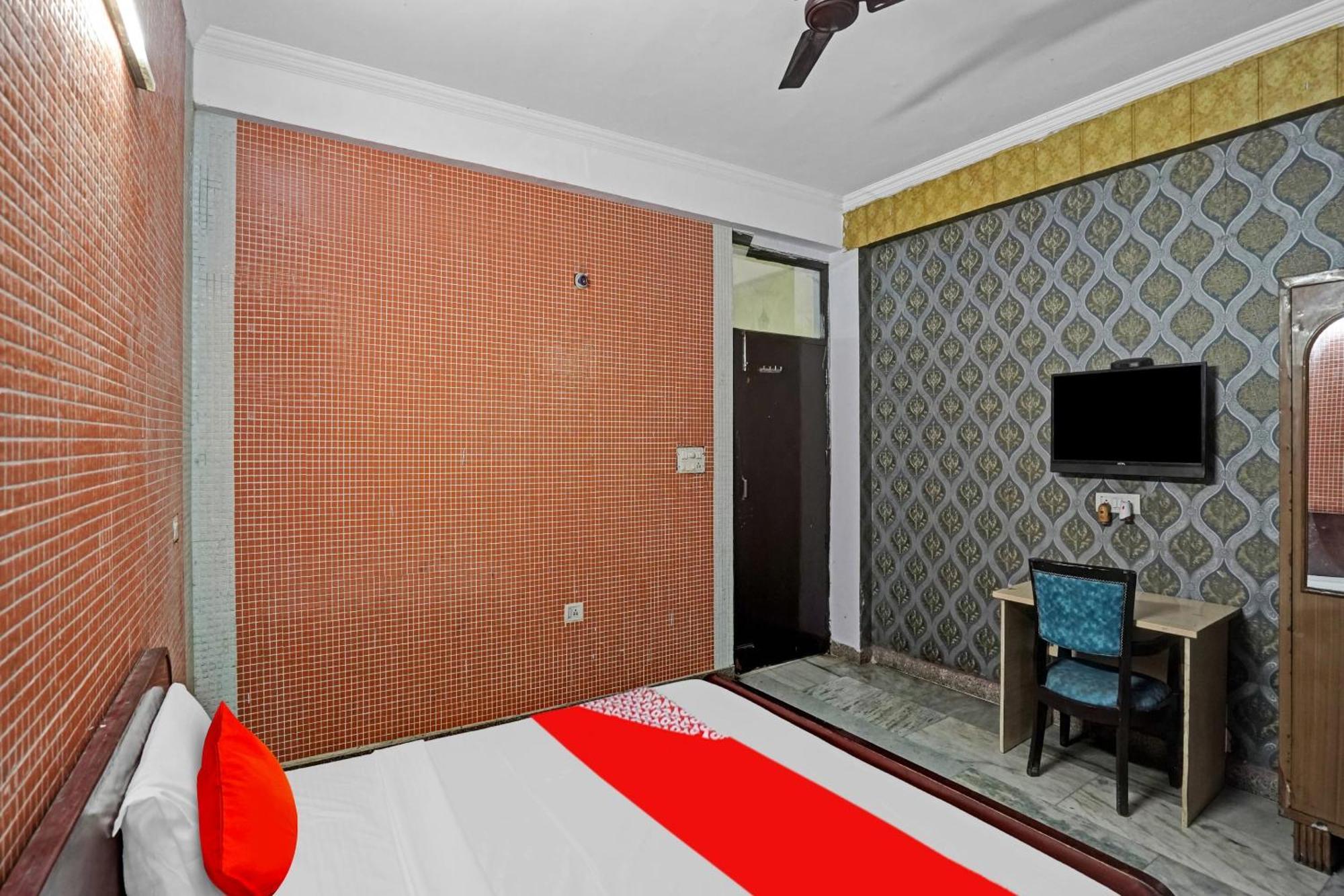 Hotel O Park View Noida Buitenkant foto
