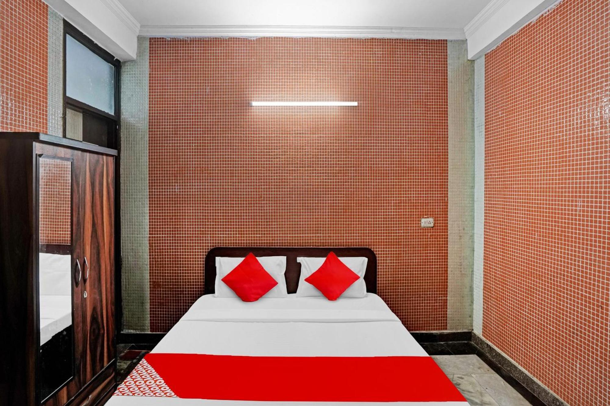 Hotel O Park View Noida Buitenkant foto
