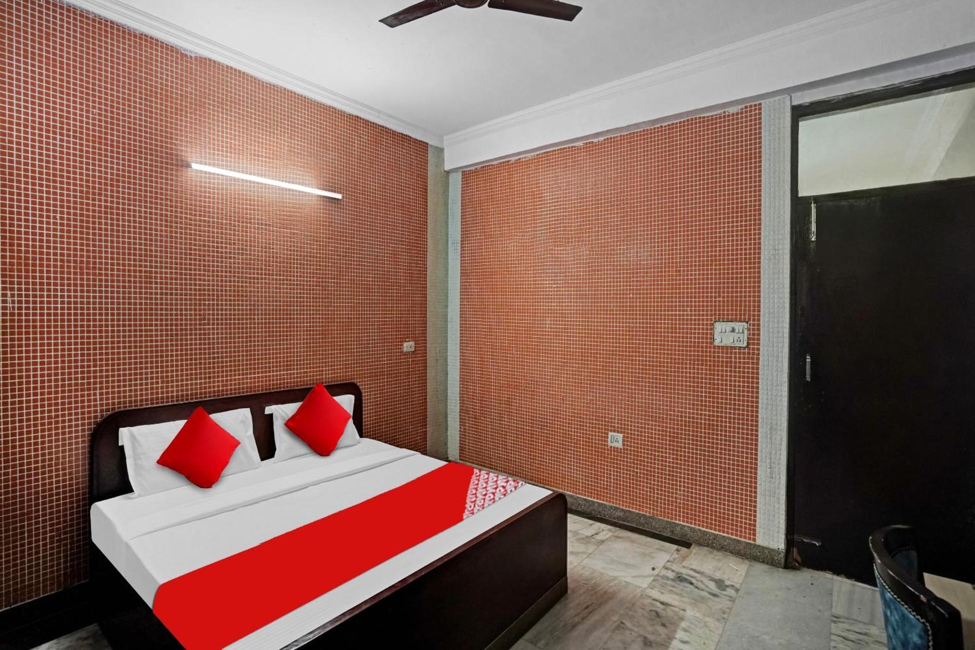 Hotel O Park View Noida Buitenkant foto