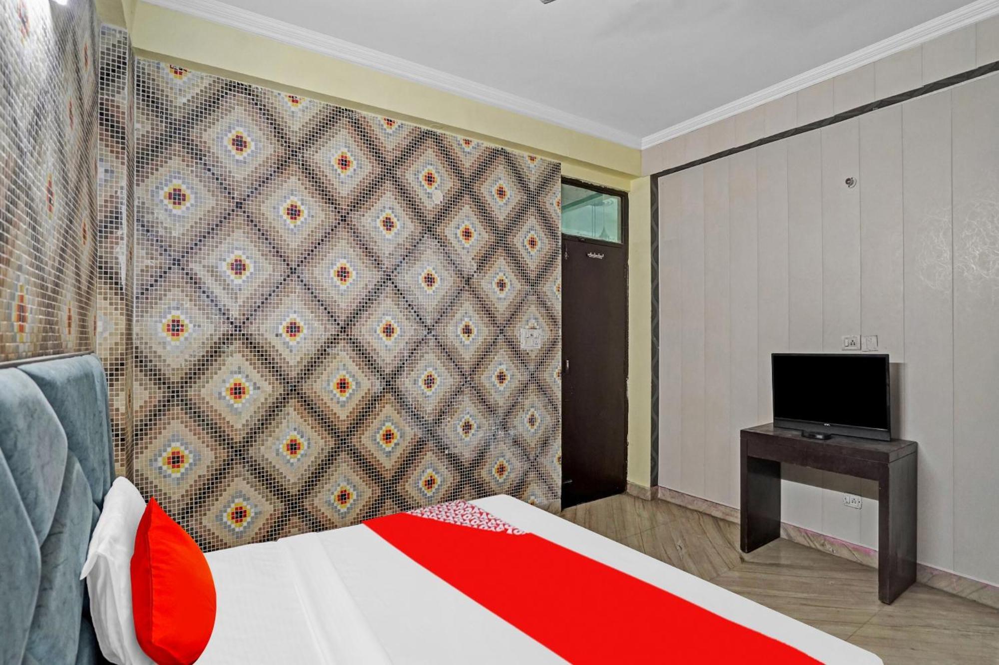 Hotel O Park View Noida Buitenkant foto