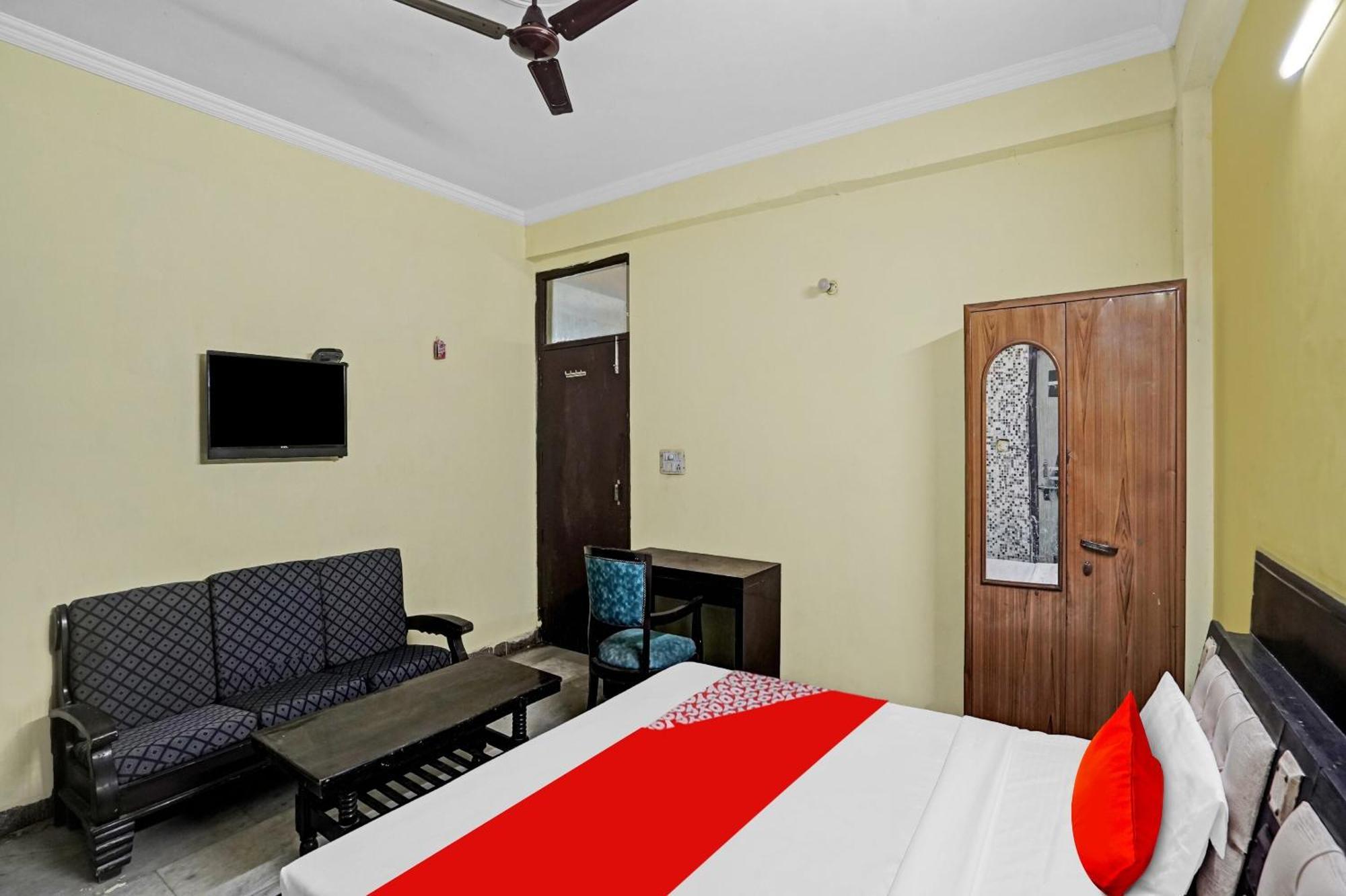 Hotel O Park View Noida Buitenkant foto